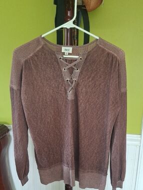 BKE Women’s Lace-Up Pullover Sweater in Mauve